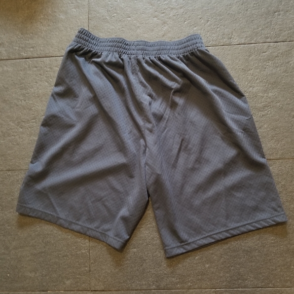 Mens size Medium Shorts - Picture 1 of 3